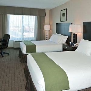 Standard Queen Room Two Queen Beds